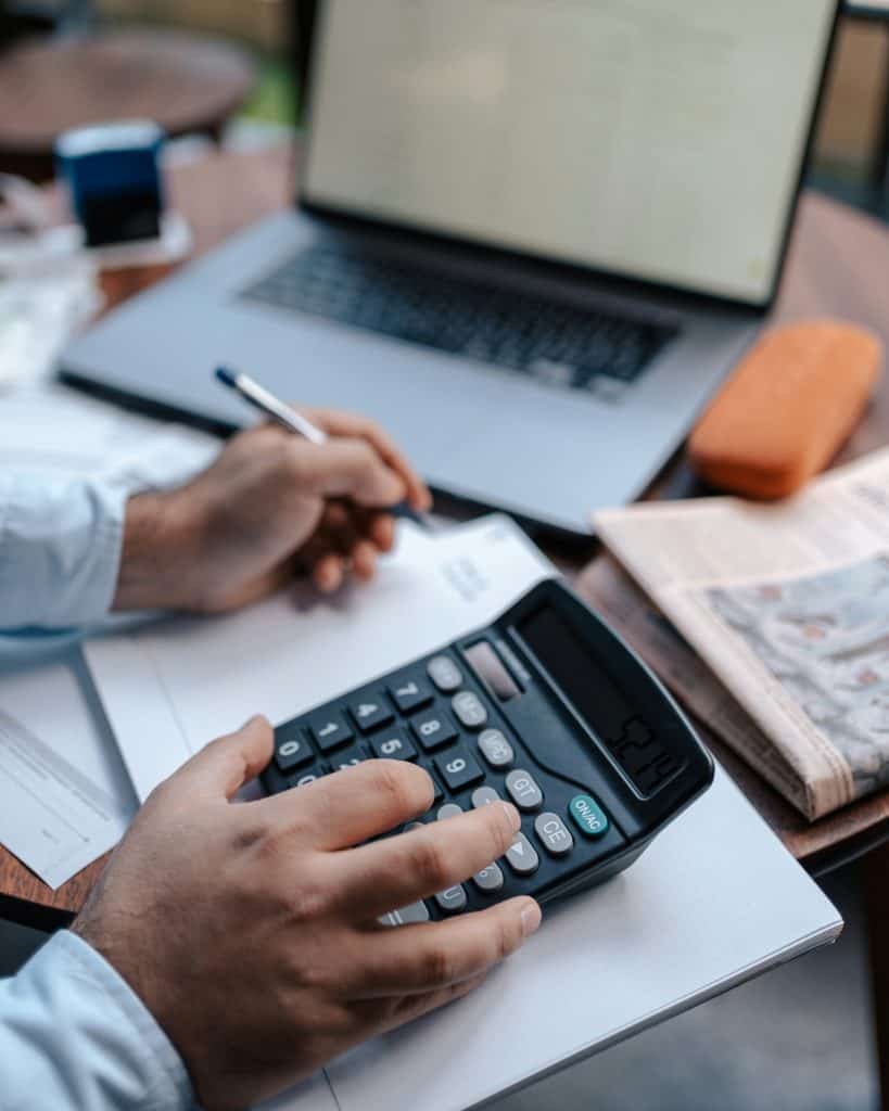 mohamed hamdi dm27gmt42m4 unsplash